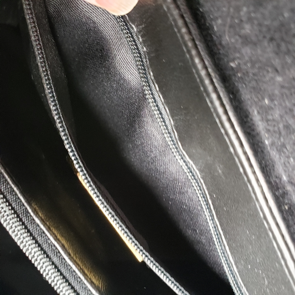 Sharif Adjustable flap crossbody - Picture 9 of 10